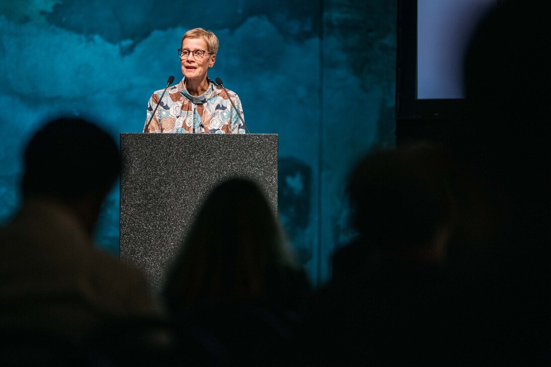 Prof. Dr. Christiane Solf, Evangelische Hochschule Dresden, am Rednerpult