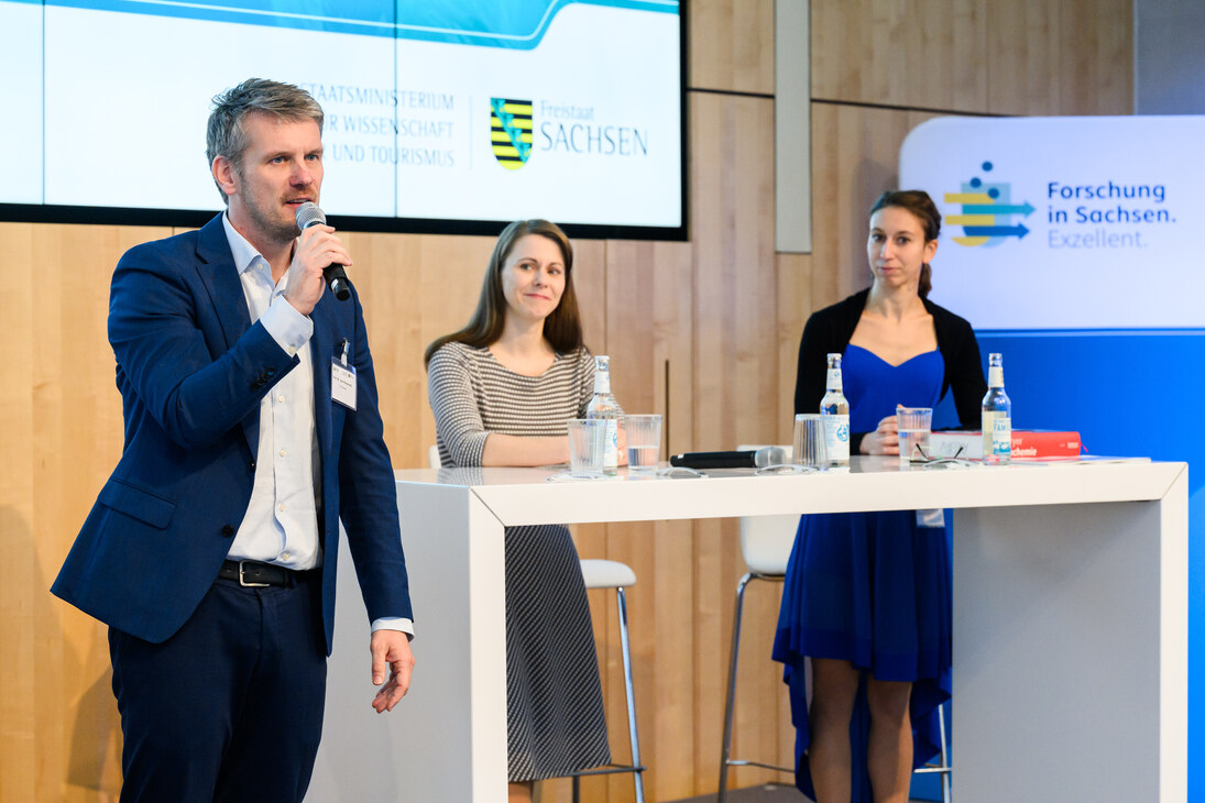 Finalisten im Ideenwettbewerb „Science on Stage“: vlnr: Prof. Dr. Jens Krzywinski, TU Dresden; Dr. Jana Tittmann-Otto, Fraunhofer-Institut für Werkzeugmaschinen und Umformtechnik IWU, Dr. Doreen Pretze, TU Dresden, Medizinische Fakultät Carl Gustav Carus