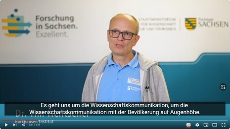 Dr. Tim Hentschel bei seinem Vortrag