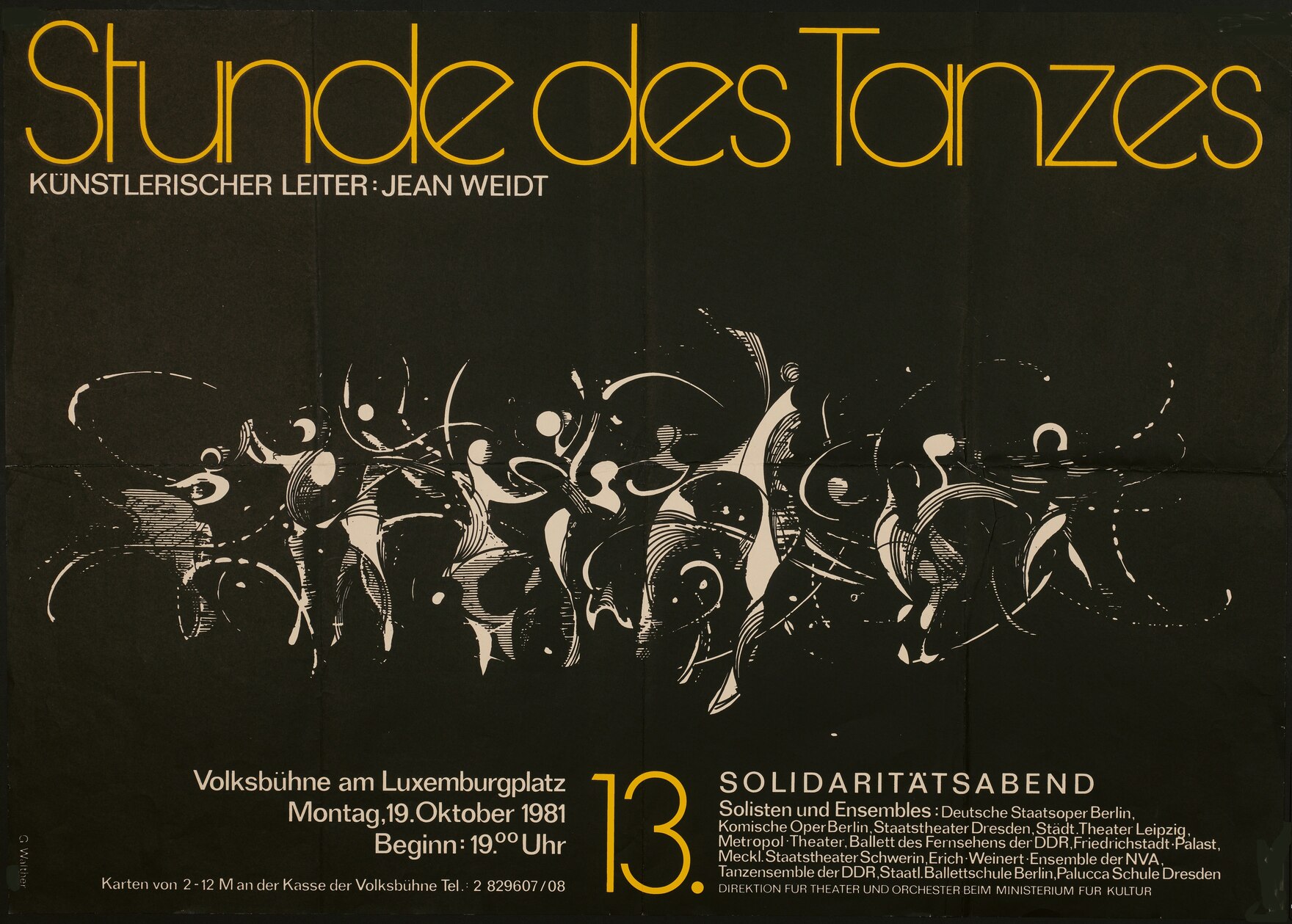 Ein Werbeplakat für eine Tanzveranstaltung an der Volksbühne mit dem Titel "Stunde des Tanzes", künstlerischer Leiter: Jean Weidt. Die Illustration zeigt weiße, stilisiert dargestellte Tanzfiguren auf schwarzem Grund.